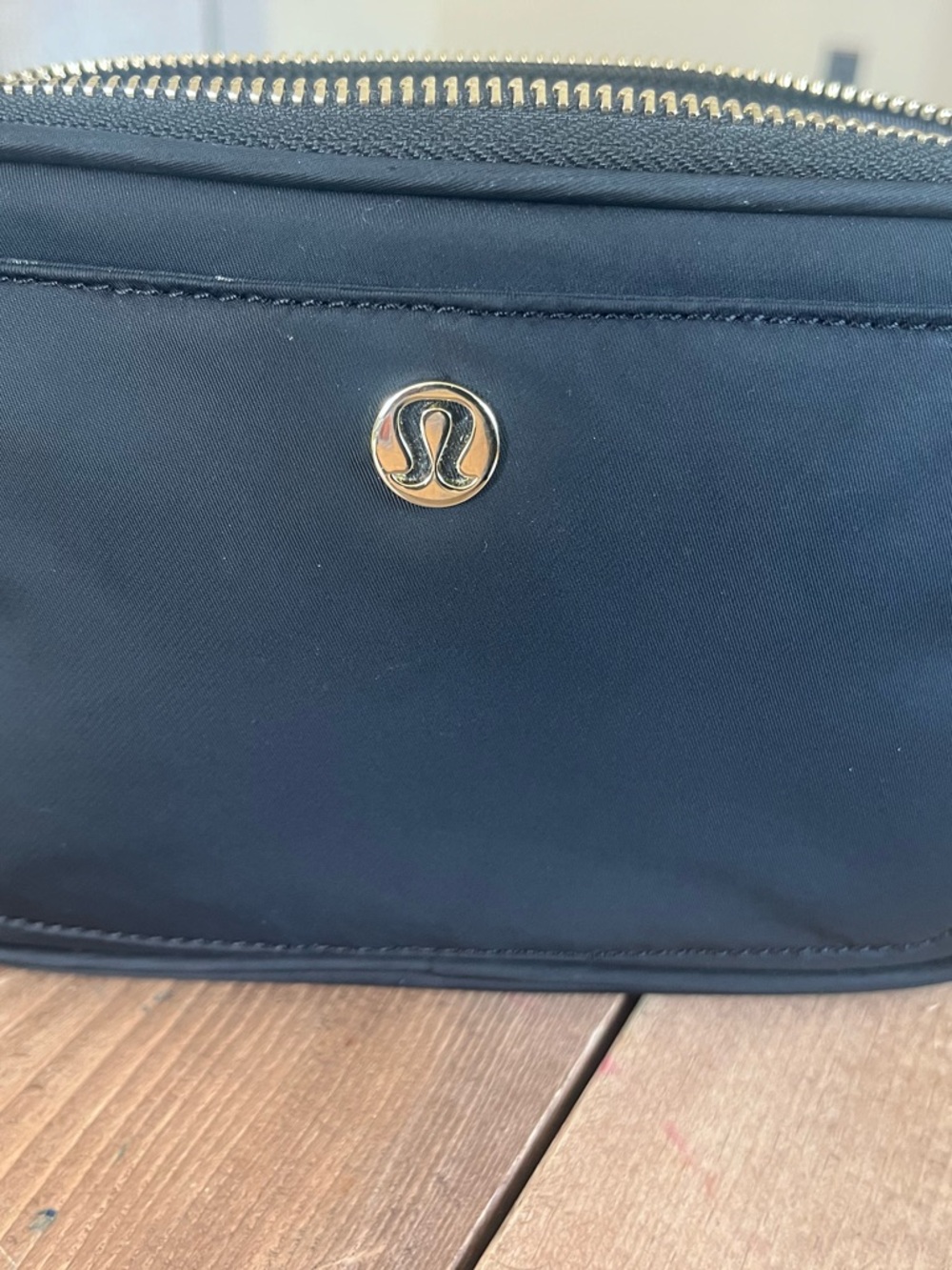 Lululemon crossbody camera bag 2L